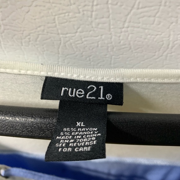 Jersey type shirt with lace up - Picture 2 of 3